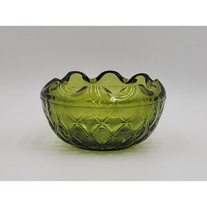 Vintage Indiana Glass Co Avocado Green Quilted Diamond Ruffled Bowl Glass